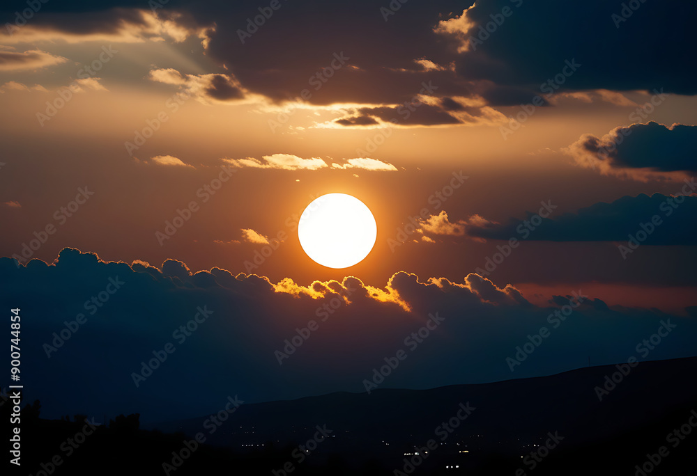 Fototapeta premium The Sun over the clouds