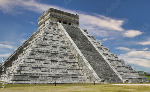 The Pyramid of Kukulkan, (El Castillo) is the iconic pyramid of Chichén Itzá (Mexico) is a stepped temple on top of which is the temple dedicated to the god Kukulkan, the feathered serpent