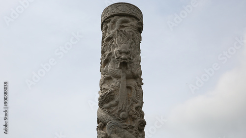 Huabiao (Totem chino), Gardens by the bay, Singapur photo