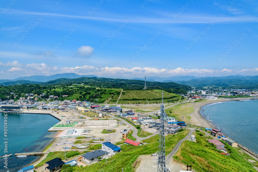 Naklejka premium 北海道日高の様似漁港とエンルム岬 