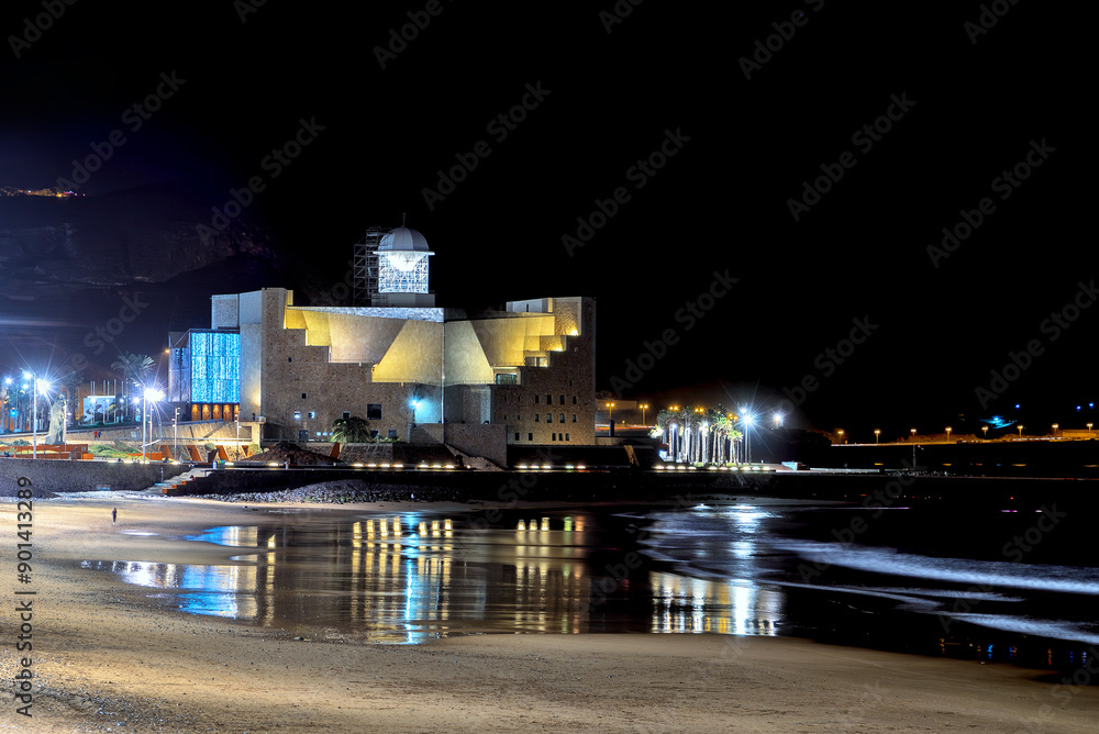 Fototapeta premium Night view of the auditorium on La Canteras Beach in Las Palmas