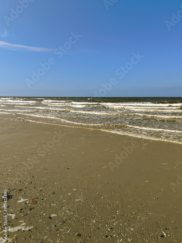 Blick vom Sandstrand auf die Nordsee