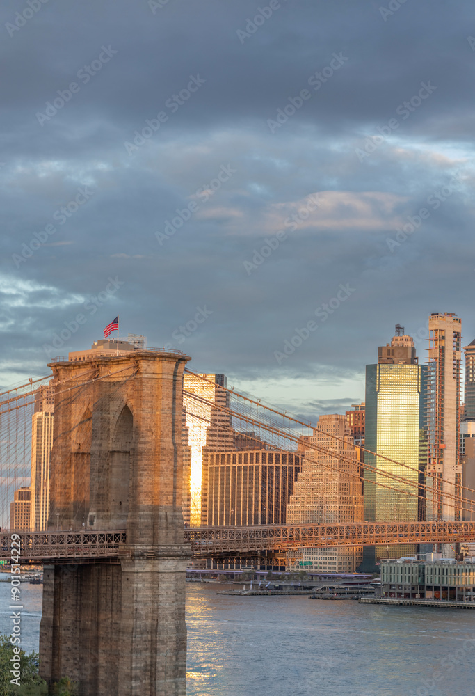 Fototapeta premium Manhattan skyline from dumbo, New York, USA.