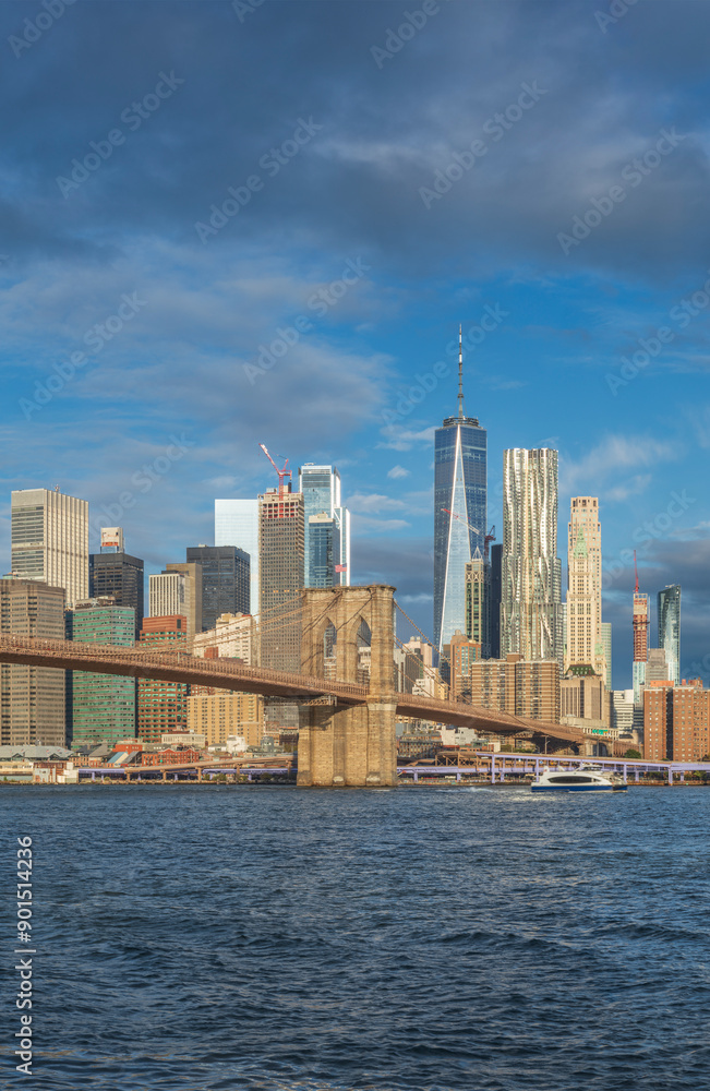Naklejka premium Manhattan skyline from dumbo, New York, USA.