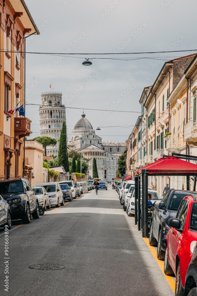 Fototapeta premium Pisa-view to leaning tower during spring day.