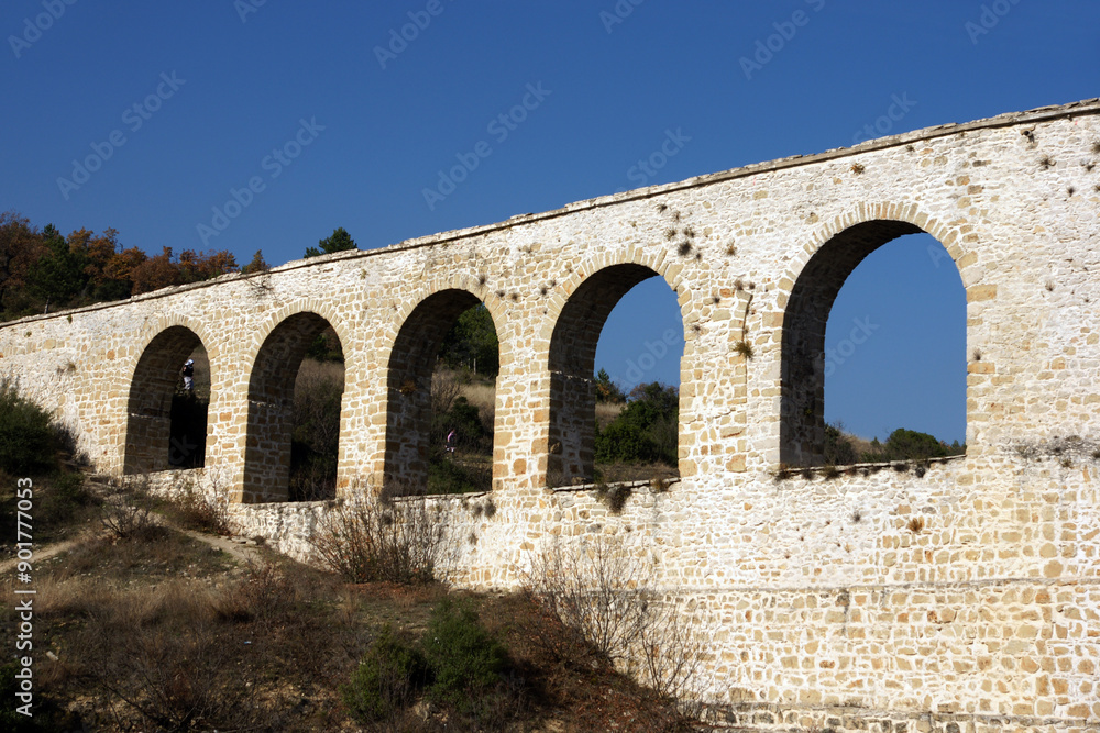 Fototapeta premium A view of the Incekaya Aqueduct and Tokatlı Canyon in Safranbolu, Turkey