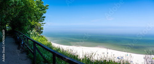 Obraz na płótnie path on cliff with view on Baltic sea in Jastrzebia Gora in Poland w salonie