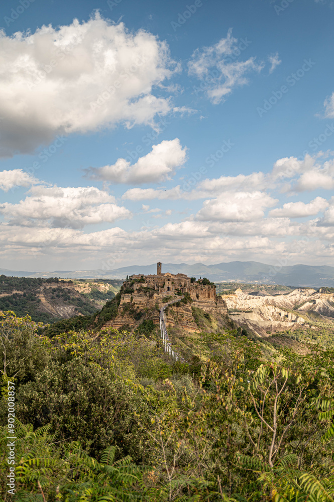 Fototapeta premium civita di bagnoregio - die sterbende Stadt