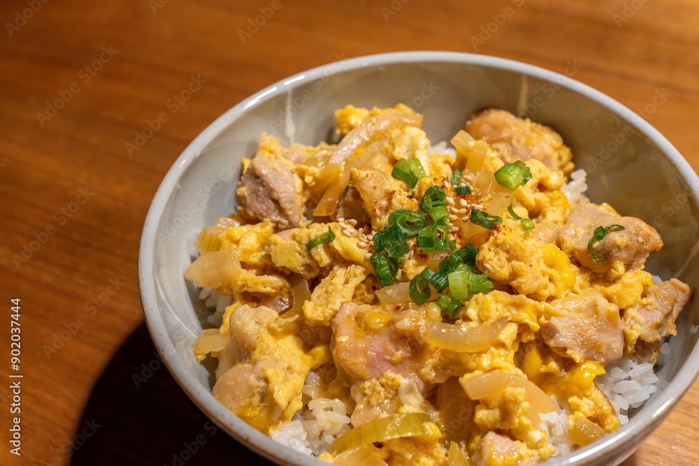 心温まる親子丼と味噌汁 心温まる親子丼と味噌汁