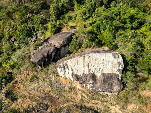 Foto Aerial drone view of an abandoned ornamental rock extraction site in Aguia Branca, ES, Brazil