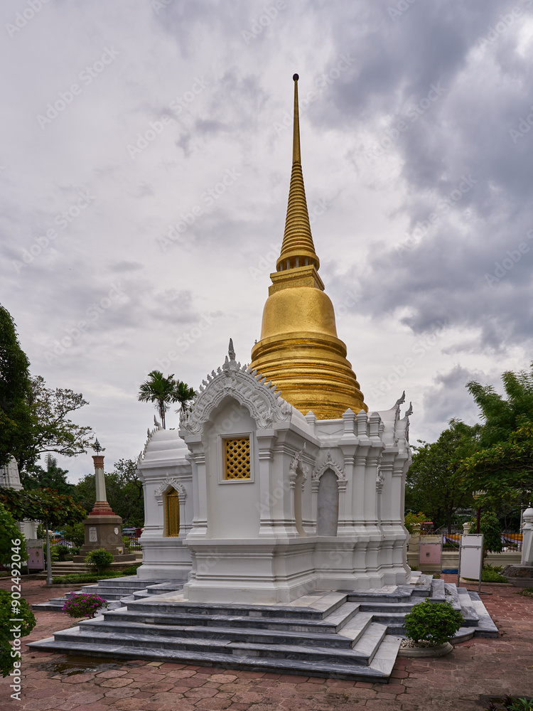 Fototapeta premium Royal Cemetery at Wat Ratchabophit buddhist temple in Bangkok 