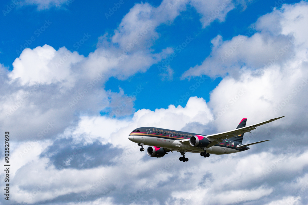 royal jordanian airlines heathrow