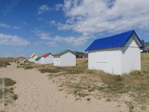 cabine sulla spiaggia photo