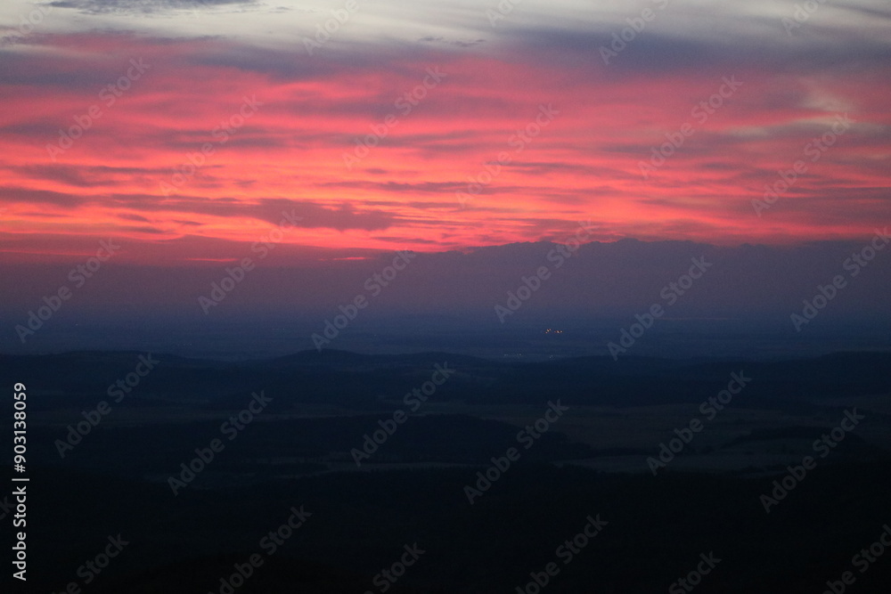 Obraz premium sunset in the mountains