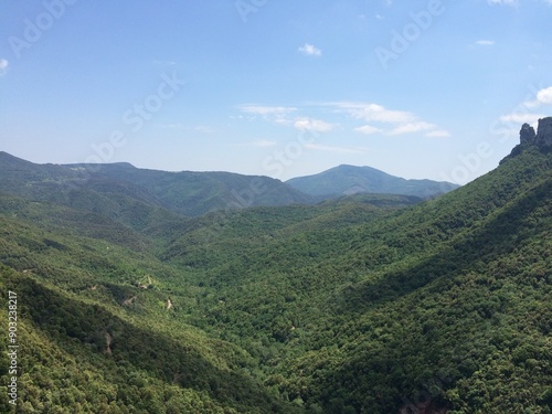 Impresionante vista de un paisaje natural que captura la serenidad y la majestuosidad de la naturaleza en su máxima expresión.