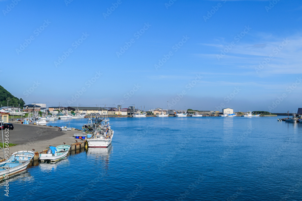 Fototapeta premium 道東の漁港散布(ちりっぷ)漁港