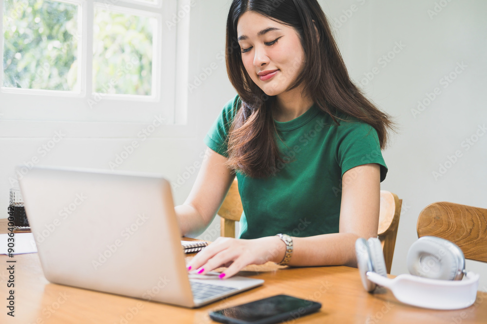 Start up partners are working in casual clothes, Start up partners are working in casual clothes,