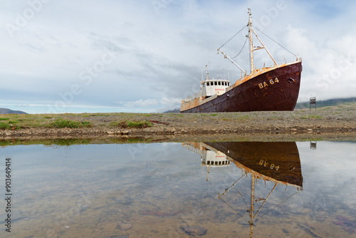 Gardar, das älteste Stahlschiff Islands, liegt ausgemustert am Strand von Patreksfjördur photo