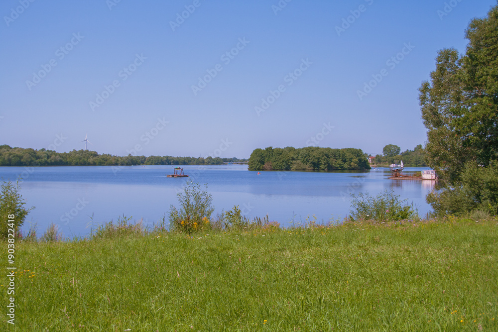 Blick auf den Lippesee in Sande/Paderborn Blick auf den Lippesee in Sande/Paderborn