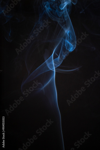 The artwork created from smoke is beautiful and gentle. Taken with a camera that has a high magnification rate.