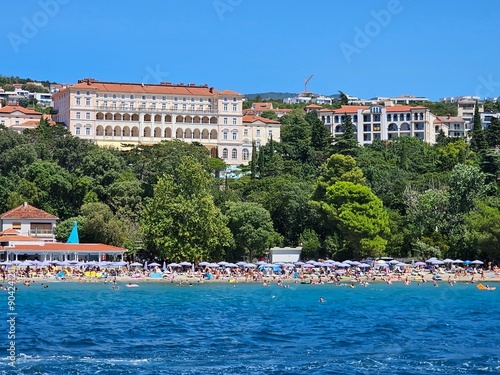 Crikvenica Kroatien Strand und Altstadt photo