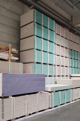 Canvas-taulu Warehouse with gypsum plasterboard sheets stacked on pallets.