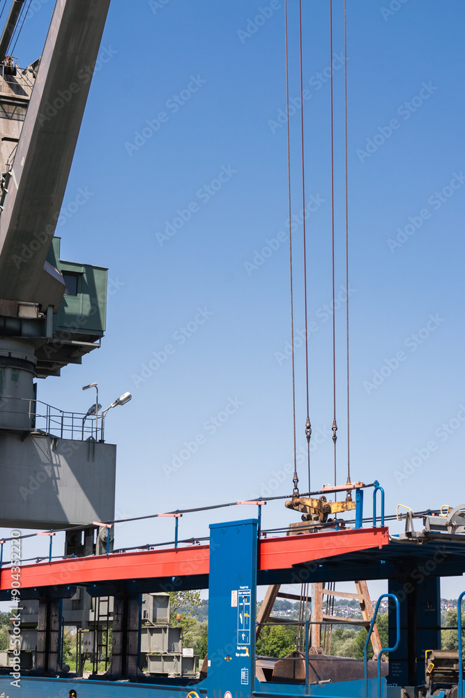 Kran im Hafen Kelheim