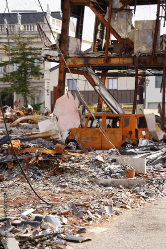 能登半島地震の地震で焼けた車