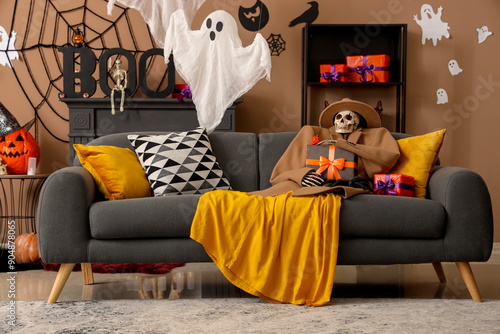 Scary Halloween skeleton in...