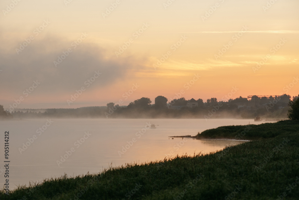Fototapeta premium Morning fog in the river