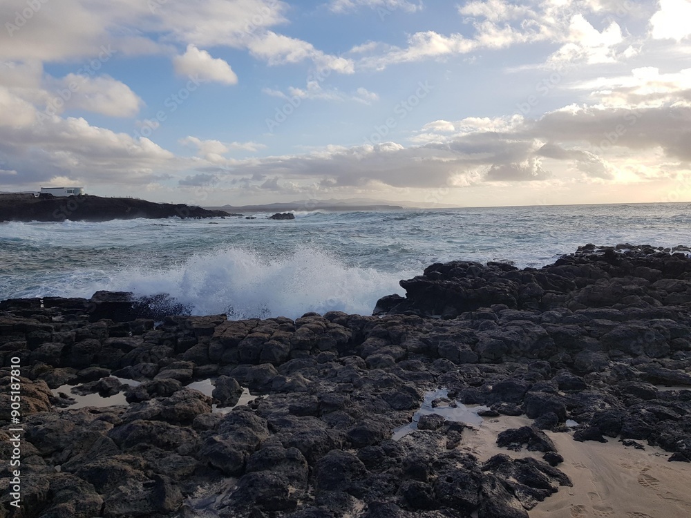 Fototapeta premium beach with rocks and sea