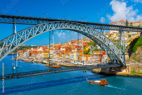 Obraz na płótnie Famous bridge Ponte dom Luis above old town of Porto at river Duoro, Portugal w salonie