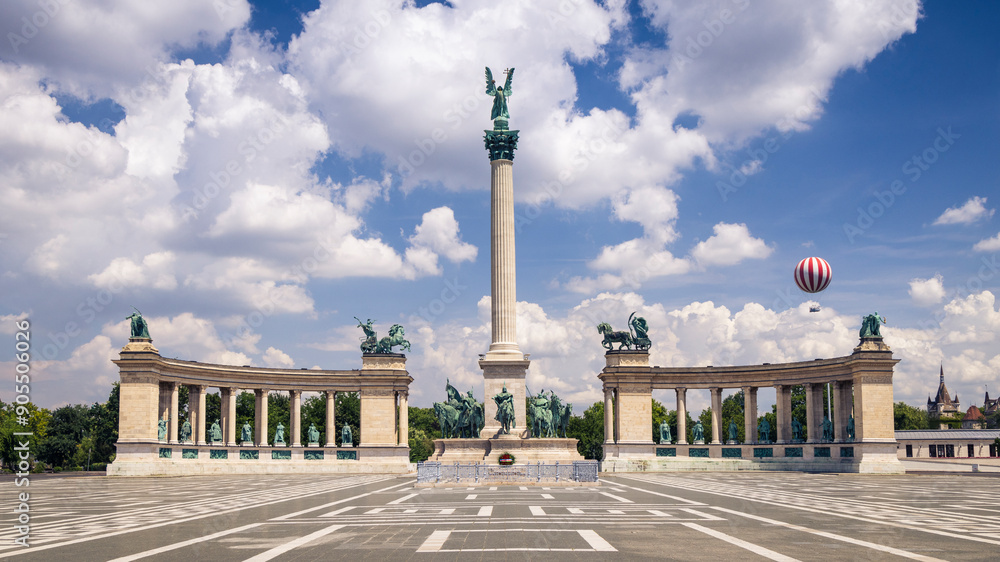 Obraz premium Heroes Square Budapest, Hungary.