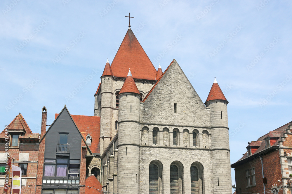 Fototapeta premium Church of Saint Quentin, Tournai in Belgium