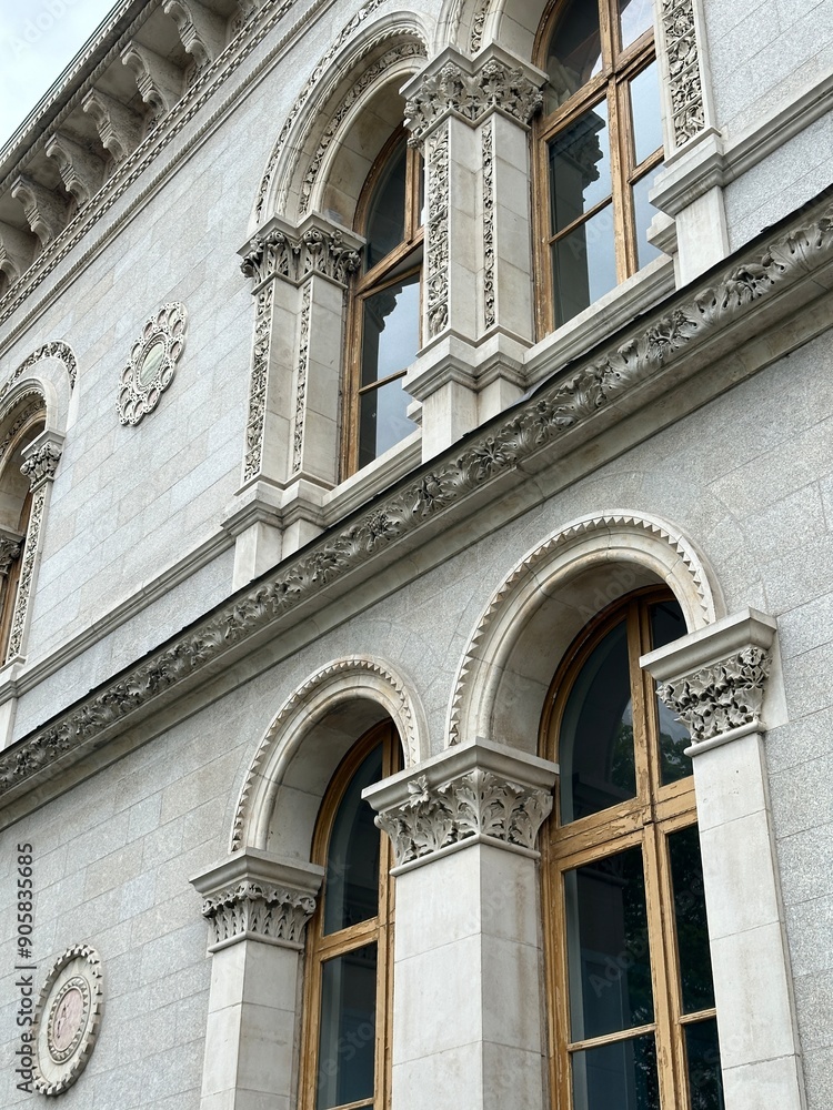 Obraz premium Facade of a building in Trinity College Dublin