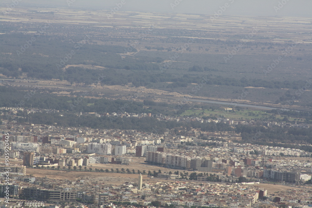 Obraz premium A view of the city of Agadir from the top of the mountain on July 29 2024.