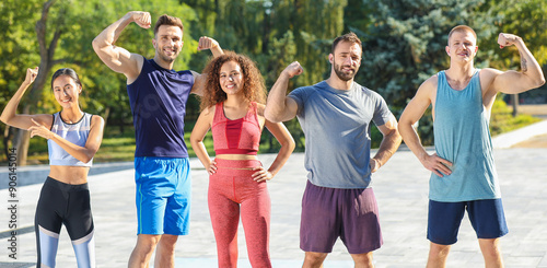 Group of young sporty peopl...