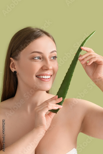 Beautiful woman with aloe v...