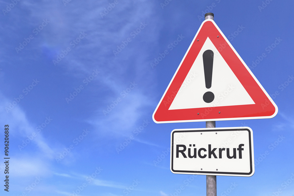 Verkehrsschild - Achtung - Rückruf - Himmel - Wolken Verkehrsschild - Achtung - Rückruf - Himmel - Wolken