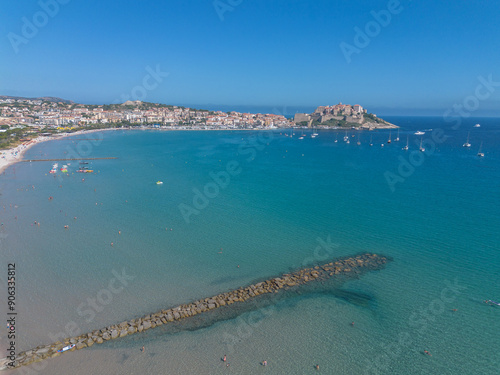 Fotografia aerea della cittadella di calvi in corsica