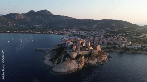 Wallpaper Mural video col drone della cittadella di calvi in corsica Torontodigital.ca