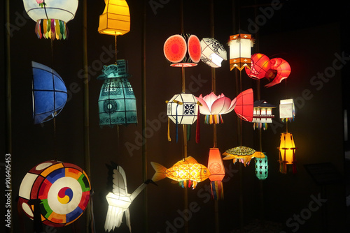 Canvas Print chinese lanterns in the temple