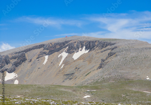 Obraz na płótnie National park of Majella, Italy - Mountain summits in the Majella range, central Italy, Abruzzo region, with characteristic landscape of rocky expanses between valleys and plateaus
w salonie