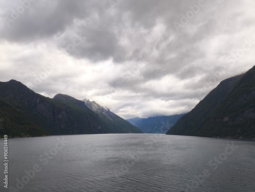 Fiordo de Geiranger, Fiordo Noruego, Final
