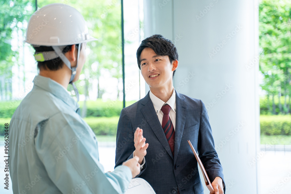 建築業やゼネコンの打合せイメージ