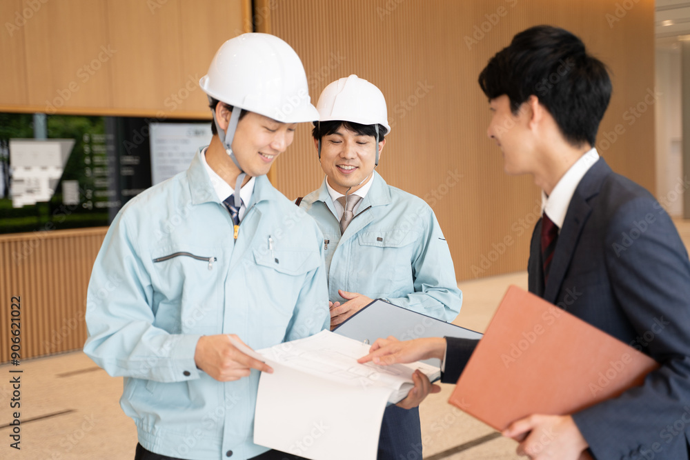 建築業やゼネコンの打合せイメージ