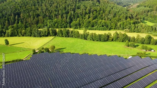 Flug über Solarpark in Hessen, Deutschland im Sommer photo