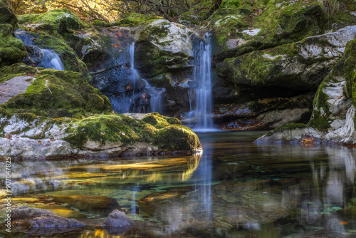 Schwarzenbach im Herbst