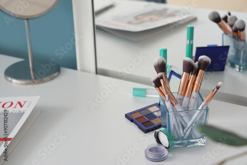 Makeup brushes with cosmeti...