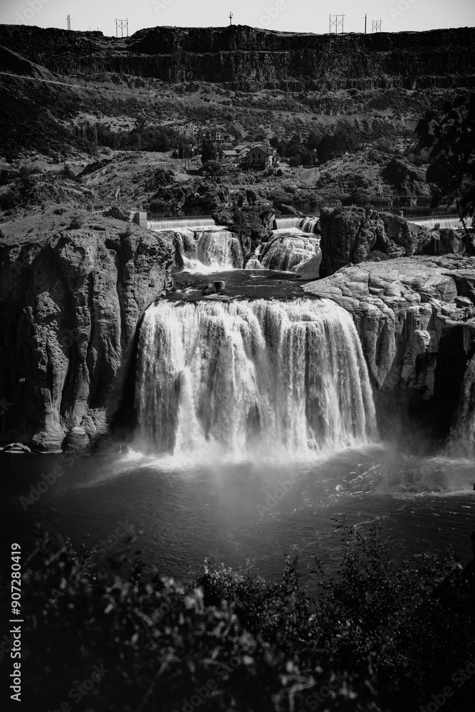 Fototapeta premium Shoshone Falls, black and white image, on the Snake River in Magic Valley, Twin Falls, Idaho, USA
